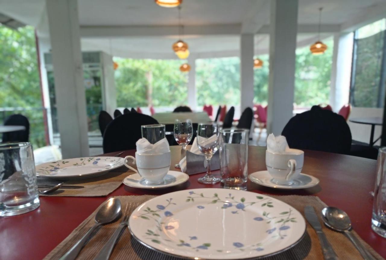 נלת'אניה White House Riverside Retreat מראה חיצוני תמונה
