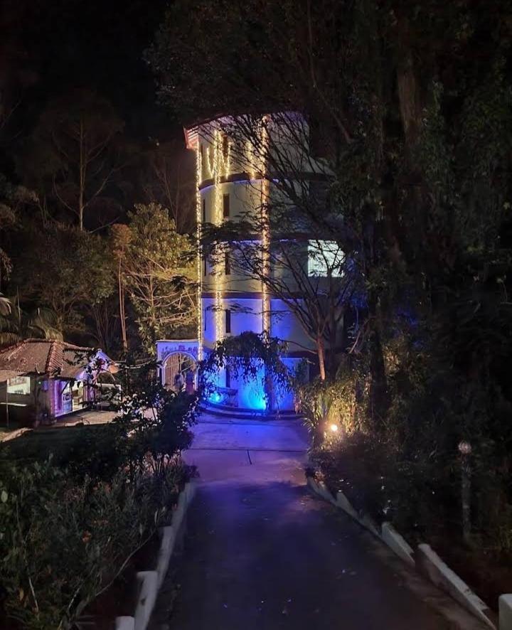 נלת'אניה White House Riverside Retreat מראה חיצוני תמונה